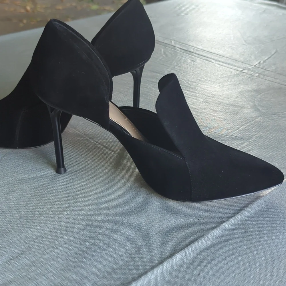 Gianni Bini Women's Faux Suede Heels EUC - Picture 2 of 10